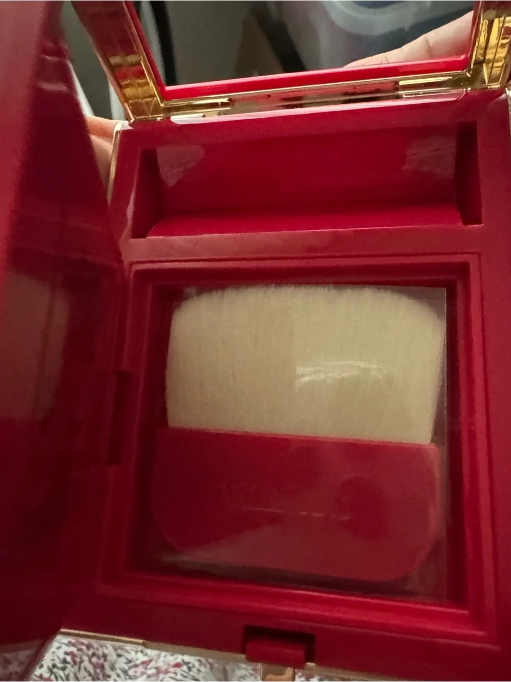 Valentino Garavani Vltn Go-clutch With Refillable Finishing Powder